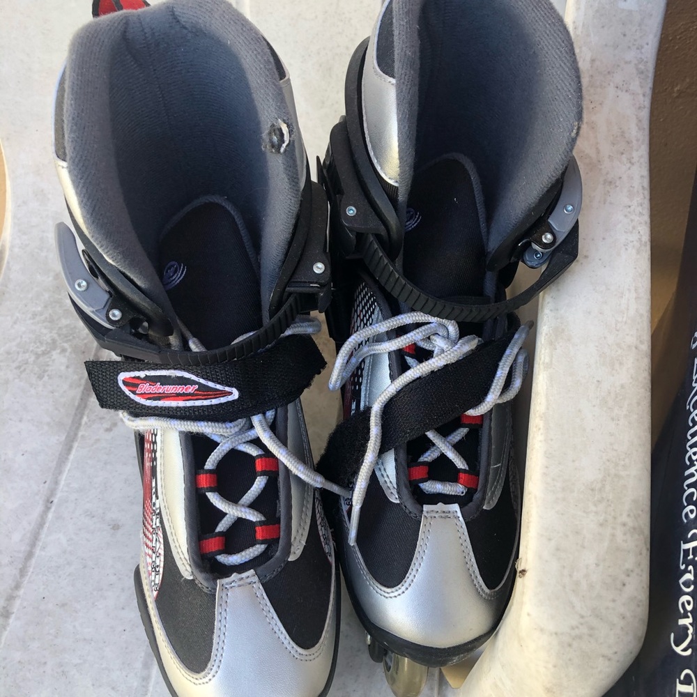 Roller blades